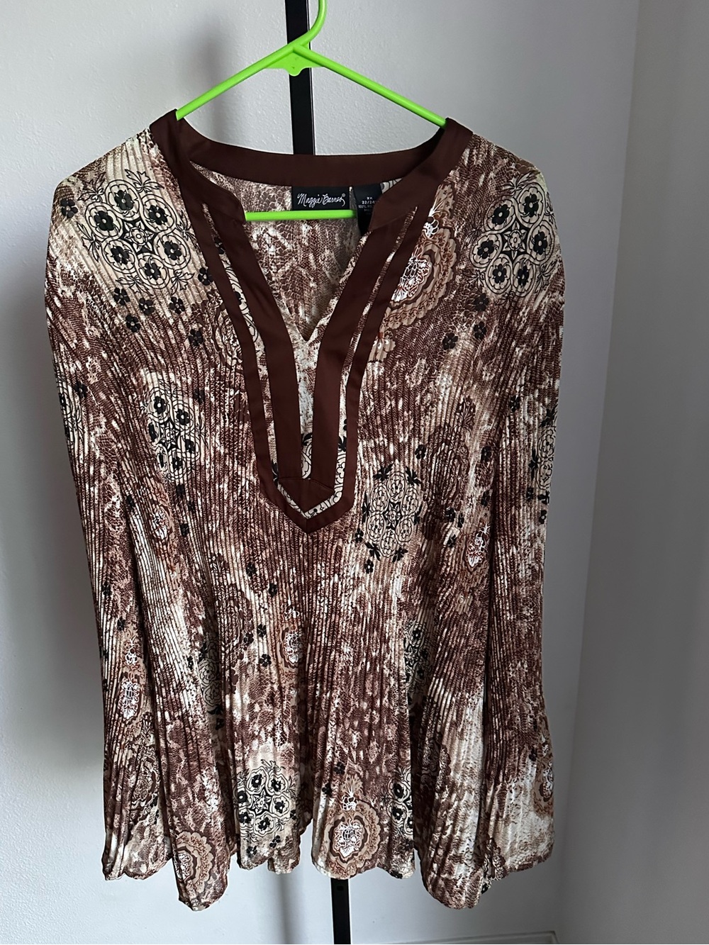 Maggie Barnes 2X blouse